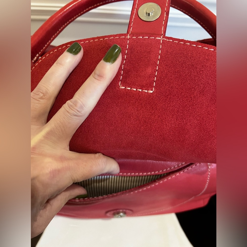 Brick-Color, Rolled Handles, Leather Large Satchel Zipper Tote Bag. - Picture 15 of 17